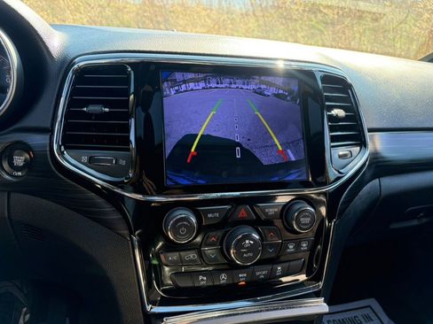 Used 2019 Jeep Grand Cherokee Altitude image 31