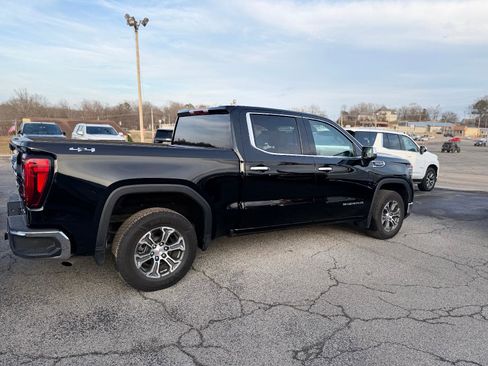 Used 2025 GMC Sierra 1500 SLT image 3