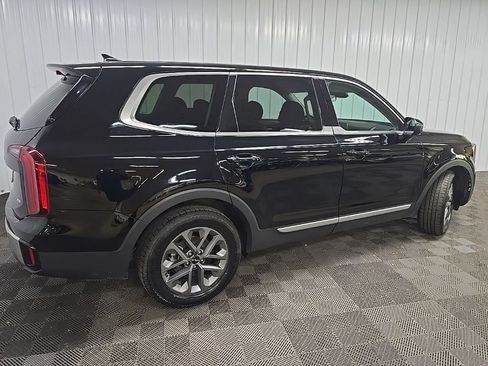 Used 2023 Kia Telluride LX AWD/4WD image 3