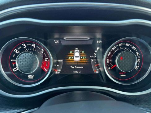 Used 2015 Dodge Challenger SRT image 25