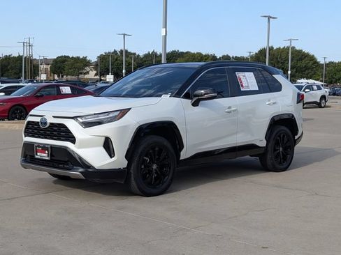 Used 2022 Toyota RAV4 XSE AWD/4WD image 10
