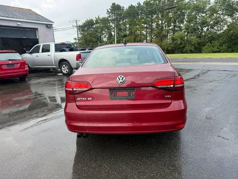 Used 2016 Volkswagen Jetta SE FWD image 4