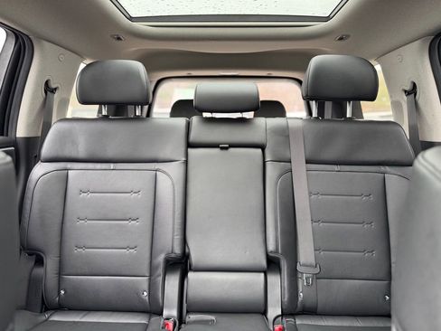 Used 2025 Hyundai Santa Fe Limited AWD/4WD image 27