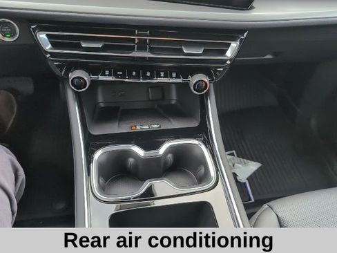 New 2026 Chevrolet Traverse LT w/ LPO, Floor Liner Package image 6