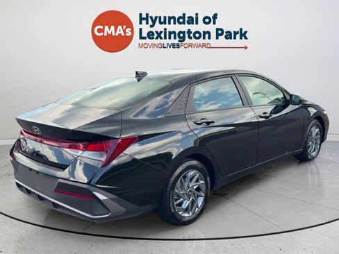 Certified 2024 Hyundai Elantra SEL FWD image 3