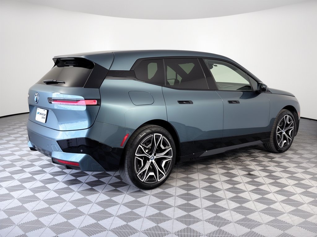 Used 2024 BMW iX xDrive50 w/ Sport Package AWD/4WD image 9
