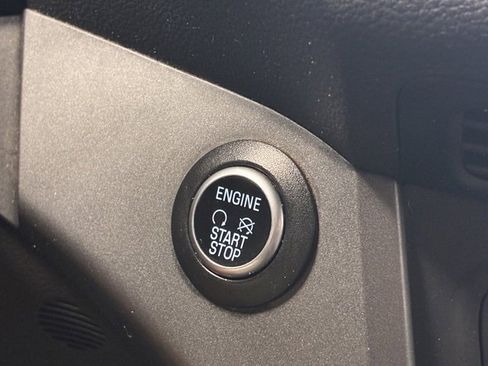 Used 2019 Ford Escape SE image 17