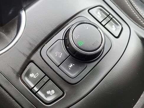 Certified 2023 GMC Terrain SLT image 23