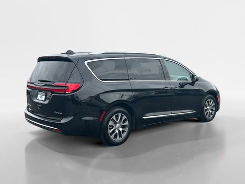 Used 2021 Chrysler Pacifica Pinnacle FWD image 5