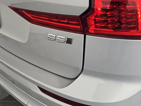 Certified 2023 Volvo XC60 B5 Plus w/ Climate Package image 9