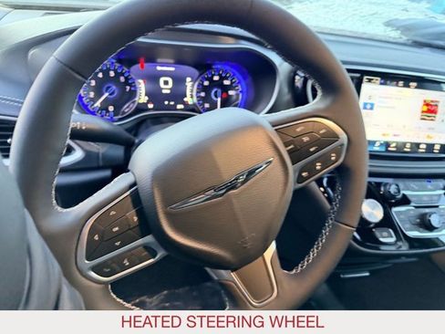 New 2026 Chrysler Pacifica Select image 20