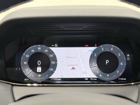 Used 2025 Land Rover Range Rover Evoque Dynamic SE image 16