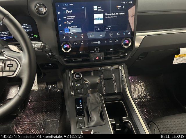 Used 2026 Lexus GX 550 w/ Accessory Package (2T) AWD/4WD image 22