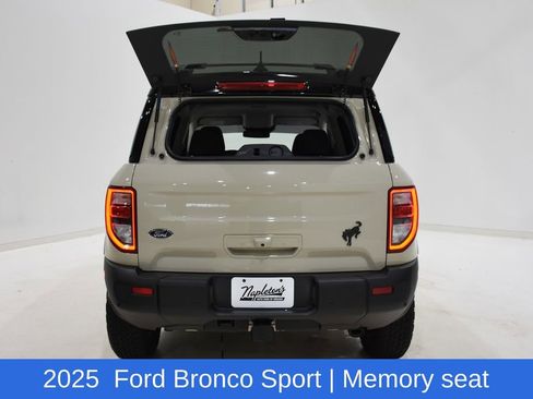 Used 2025 Ford Bronco Sport Badlands image 6