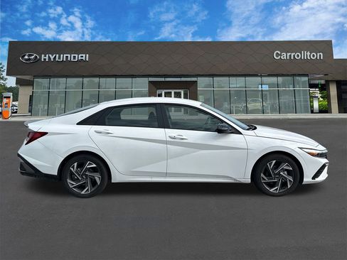 New 2025 Hyundai Elantra Sport image 4