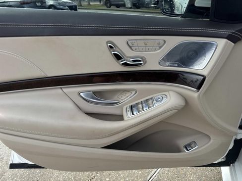 Used 2018 Mercedes-Benz S 560 Sedan image 19