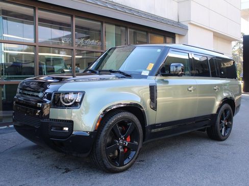 Used 2024 Land Rover Defender 130 X image 2