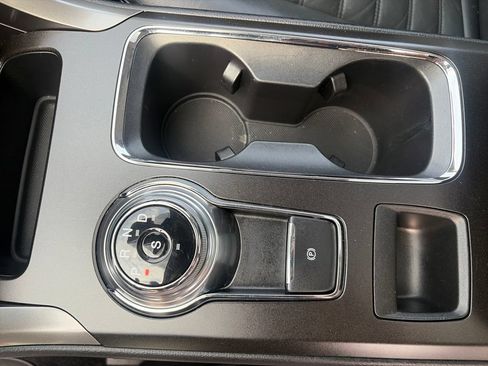 Used 2017 Ford Fusion SE w/ Fusion SE Technology Package FWD image 24