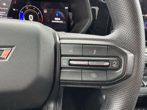 Used 2024 Chevrolet Colorado Trail Boss image 15