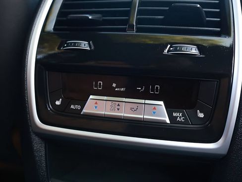 Used 2026 BMW X7 xDrive40i AWD/4WD image 34