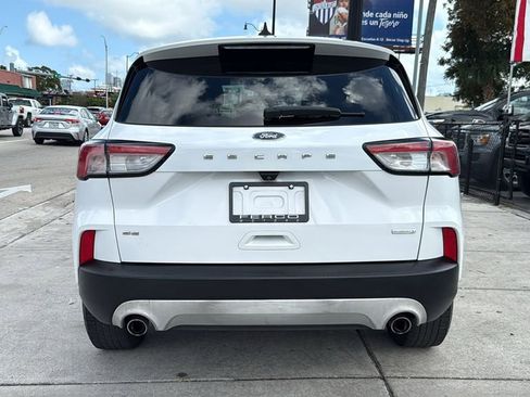 Used 2020 Ford Escape SE image 13