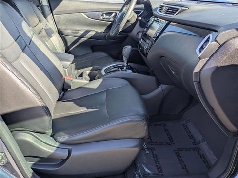 Used 2016 Nissan Rogue SL w/ SL Premium Package image 21