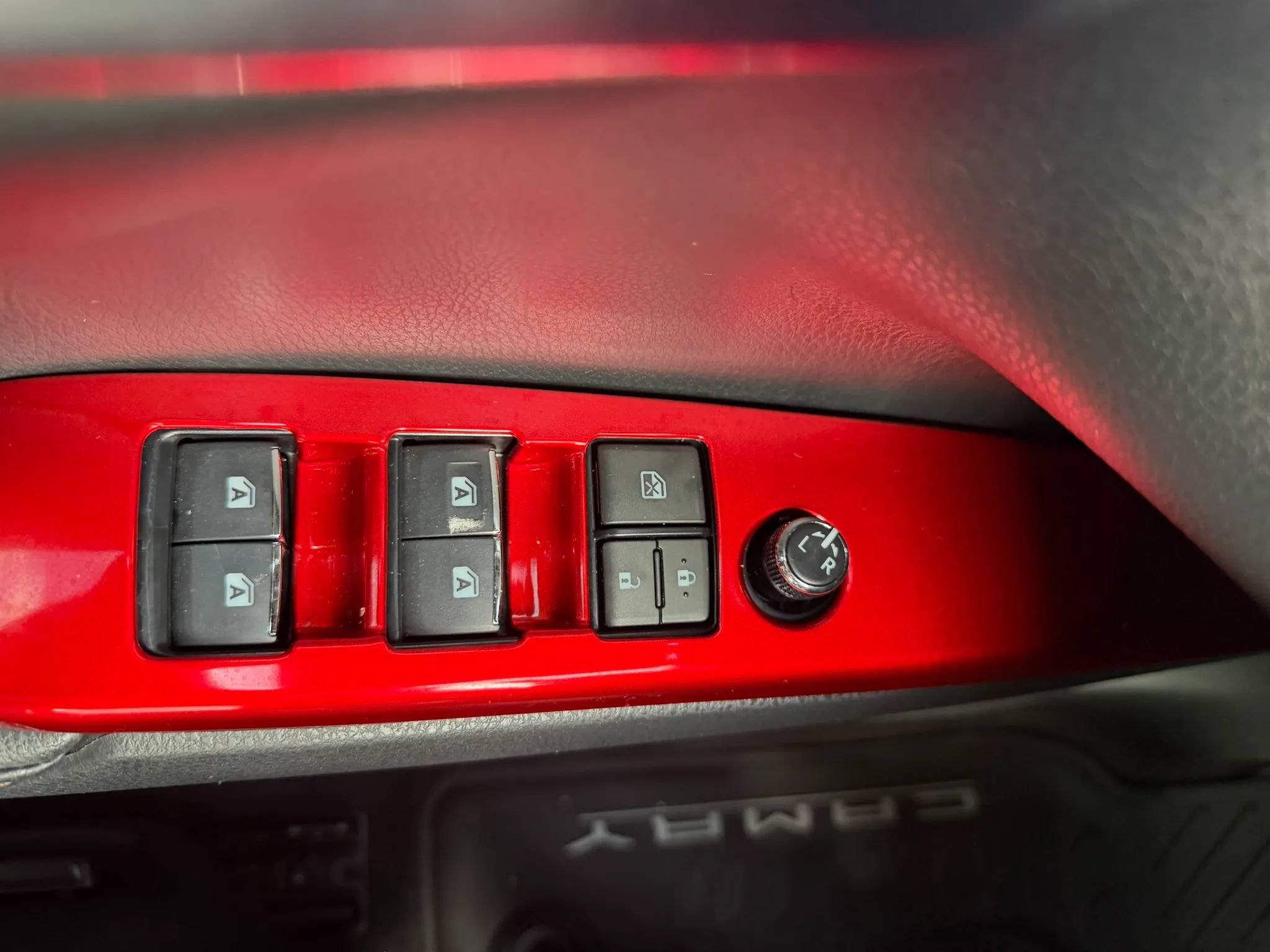 Used 2020 Toyota Camry XLE w/ Navigation Package FWD image 24