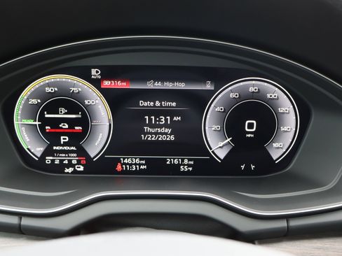 Used 2024 Audi Q5 e Premium image 24