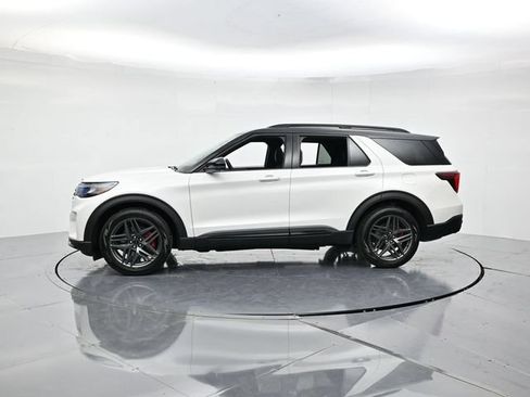 Used 2025 Ford Explorer ST w/ Sun And Sound Package AWD/4WD image 6