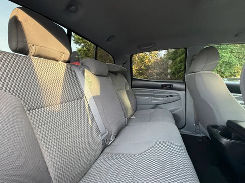 Used 2014 Toyota Tacoma PreRunner w/ SR5 Package RWD image 21