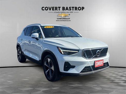 Used 2023 Volvo XC40 B5 Plus w/ Protection Package Premier image 5