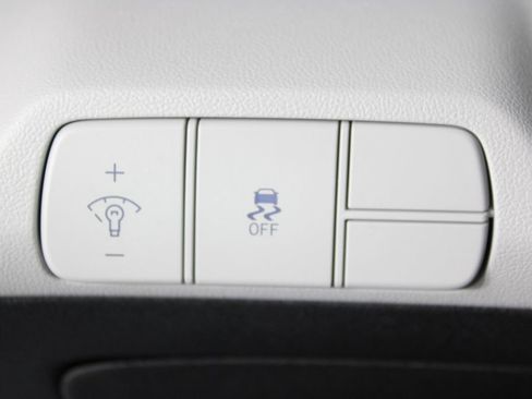 Certified 2024 Hyundai Elantra Limited FWD image 25