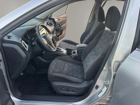 Used 2015 Nissan Rogue SV FWD image 11