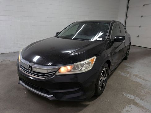 Used 2017 Honda Accord LX image 10