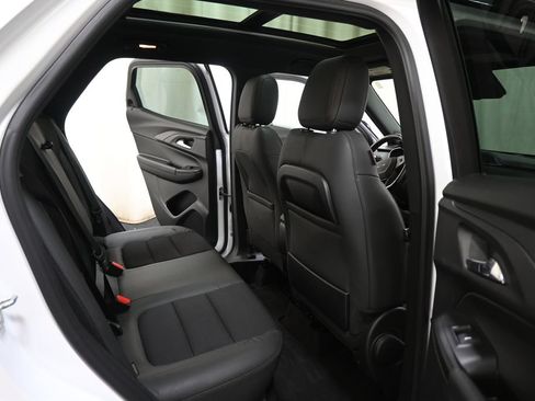 Used 2021 Chevrolet TrailBlazer RS w/ Sun and Liftgate Package FWD image 22