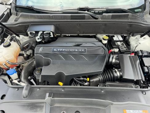 Used 2019 Lincoln Nautilus Reserve AWD/4WD image 11