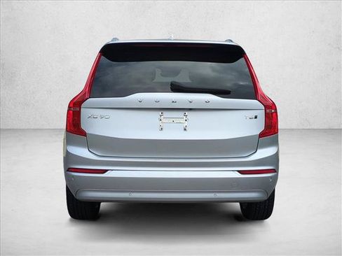 Used 2022 Volvo XC90 T6 Momentum AWD/4WD image 7