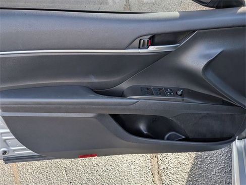 Used 2024 Toyota Camry SE w/ Convenience Package image 12