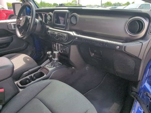 Certified 2019 Jeep Wrangler Unlimited Sport S AWD/4WD image 32