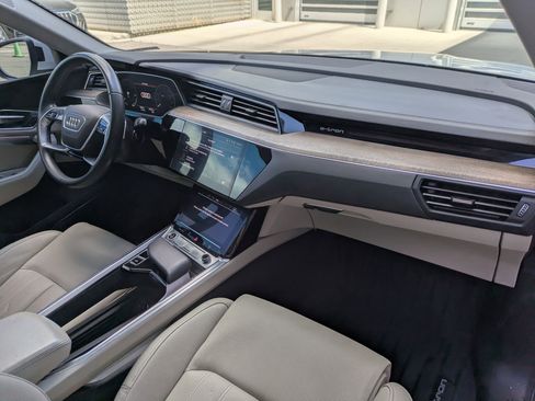 Used 2024 Audi Q8 e-tron Prestige w/ Prestige Package image 29