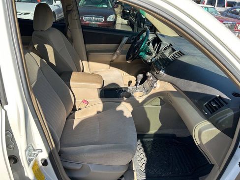 Used 2008 Toyota Highlander Sport w/ Tow Pkg AWD/4WD image 12