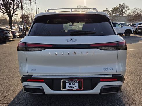 Used 2023 INFINITI QX60 Sensory w/ Vision Package image 7