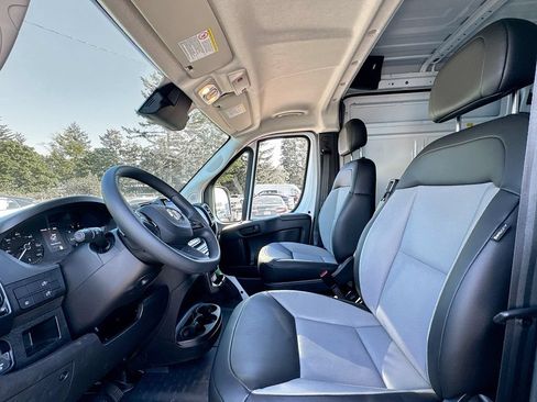 Used 2026 RAM ProMaster 2500 w/ Convenience Group FWD image 10