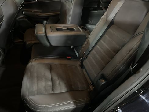 Used 2023 Mitsubishi Outlander SE image 11