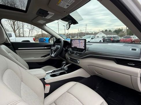 Used 2024 Nissan Altima 2.5 SL image 16