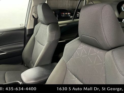 Used 2023 Toyota RAV4 XLE w/ Convenience Package FWD image 17