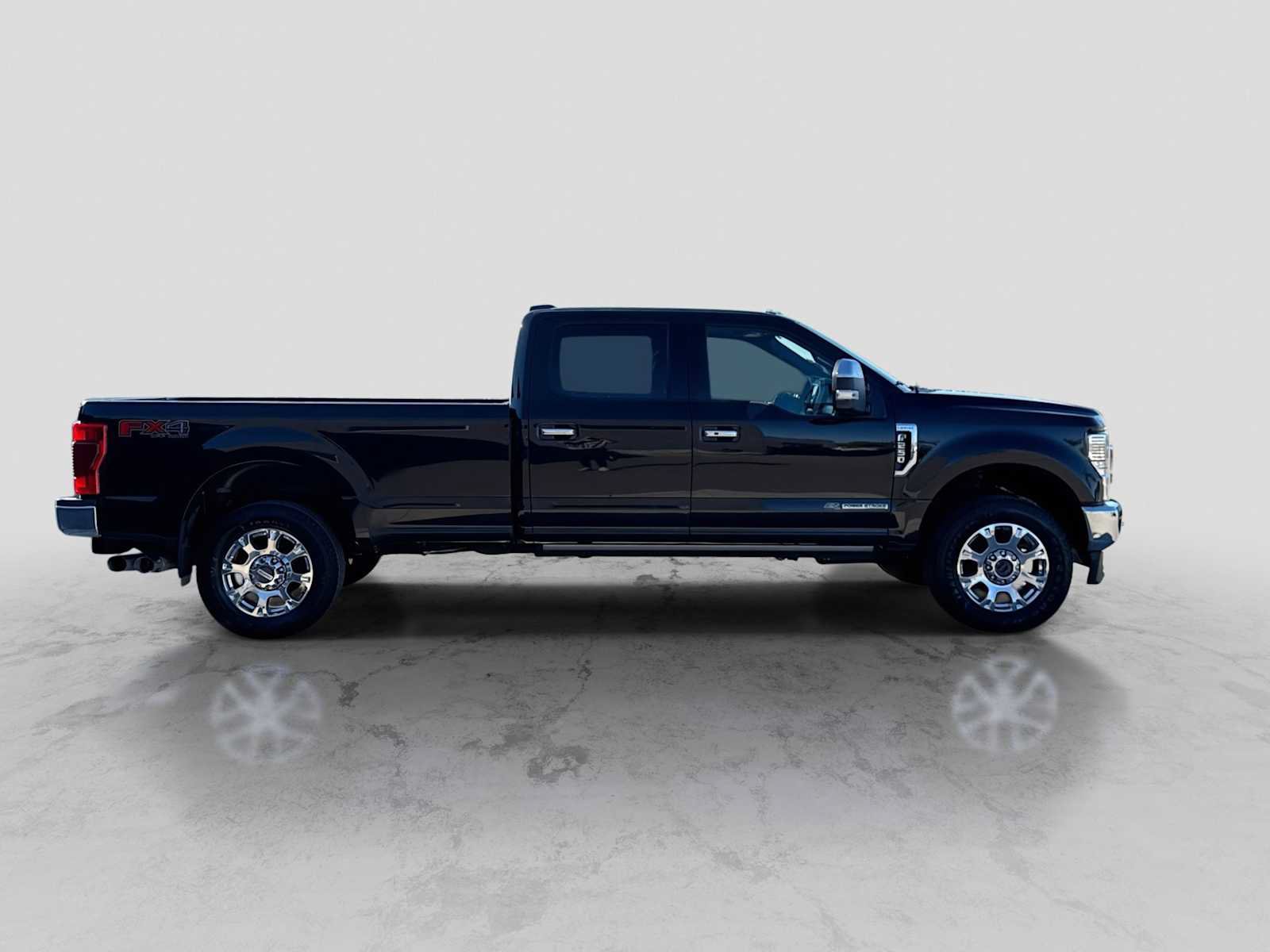 Used 2022 Ford F250 Lariat w/ Lariat Ultimate Package AWD/4WD image 7