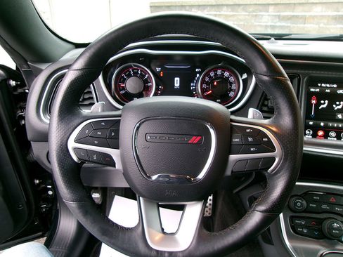 Used 2018 Dodge Challenger GT w/ GT Interior Package image 18