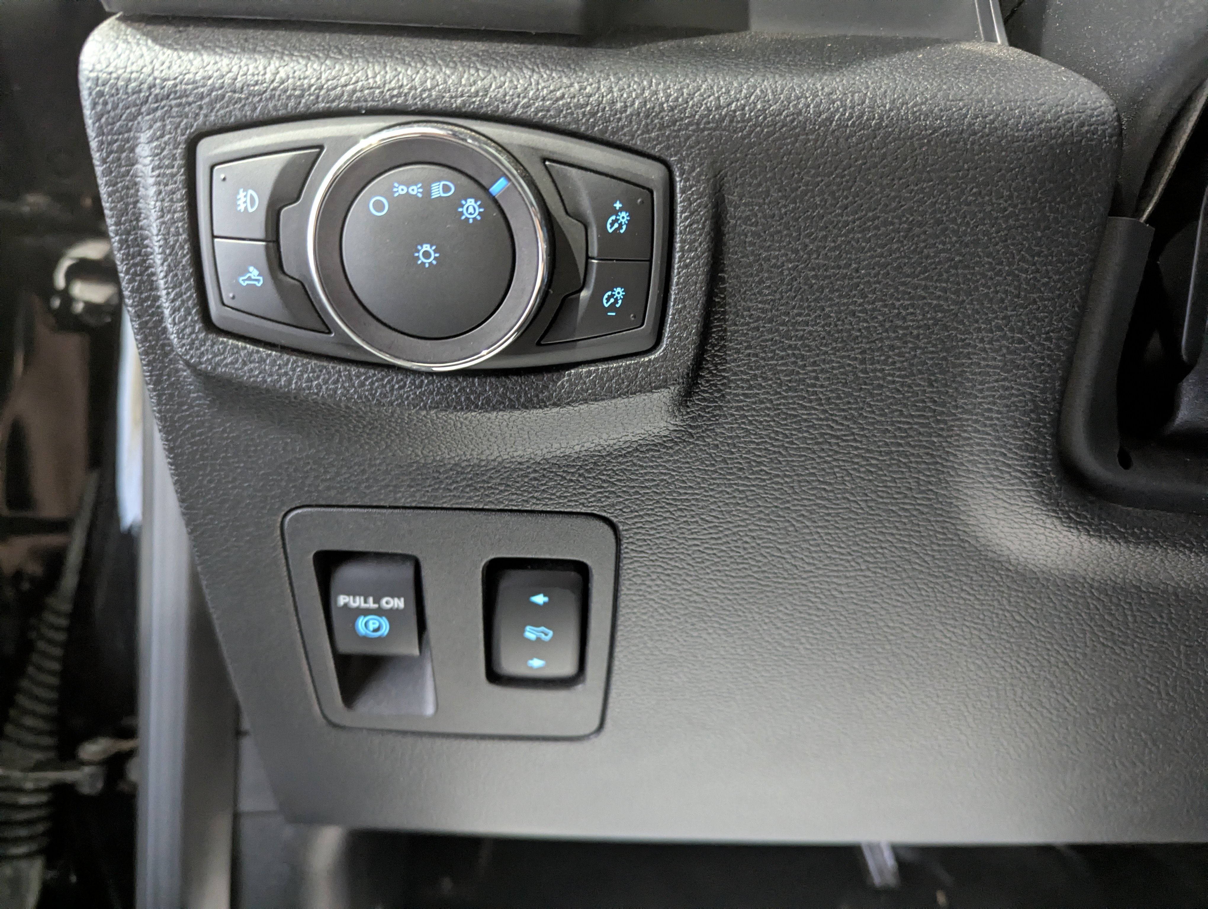 Used 2019 Ford F150 XLT w/ Equipment Group 302A Luxury AWD/4WD image 18