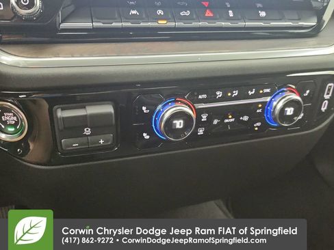 Used 2025 GMC Sierra 1500 SLT AWD/4WD image 26